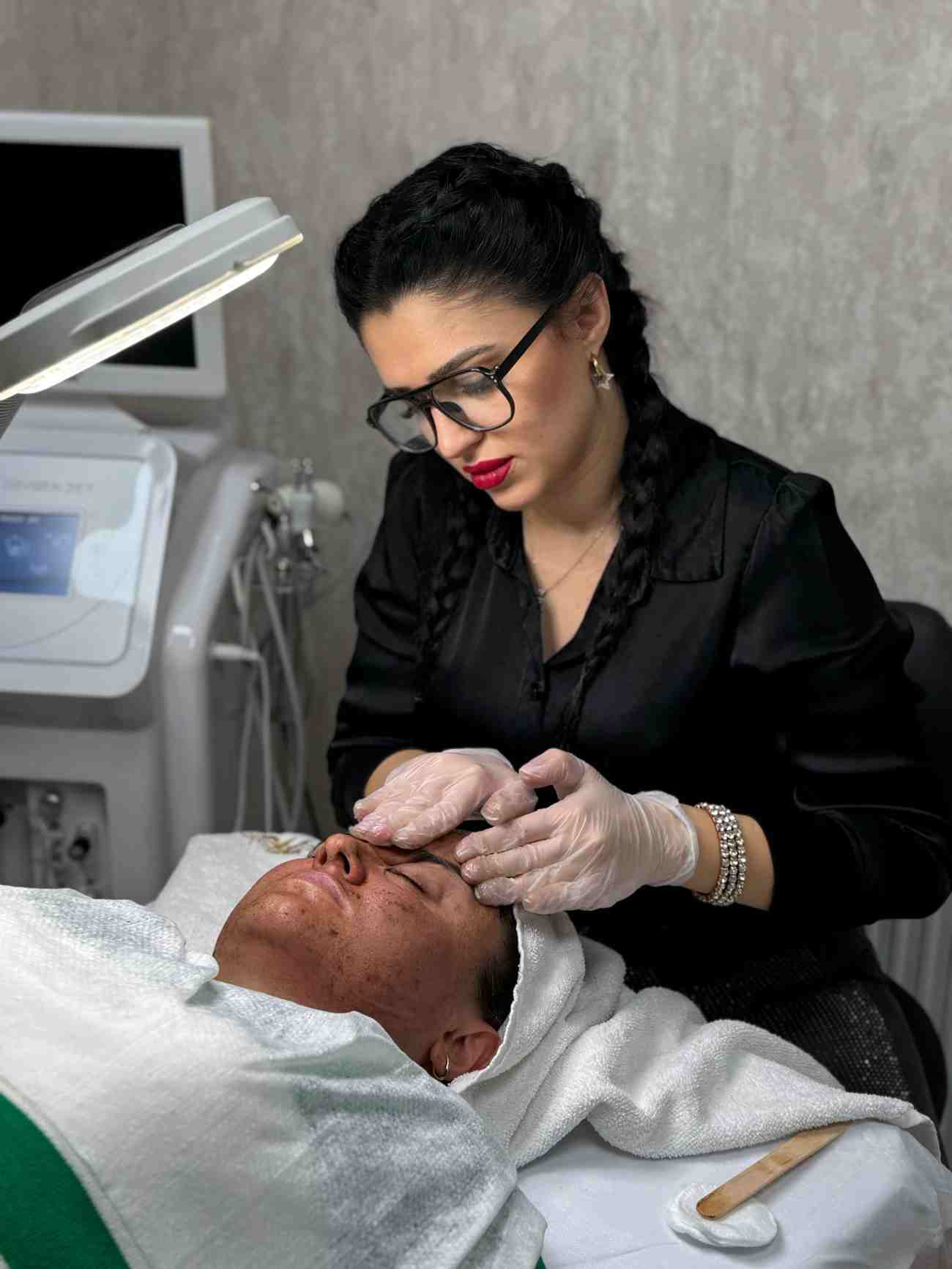 Rabia Kanmaz Saç Tasarım ve Güzellik Merkezi - 3. Fotoğraf